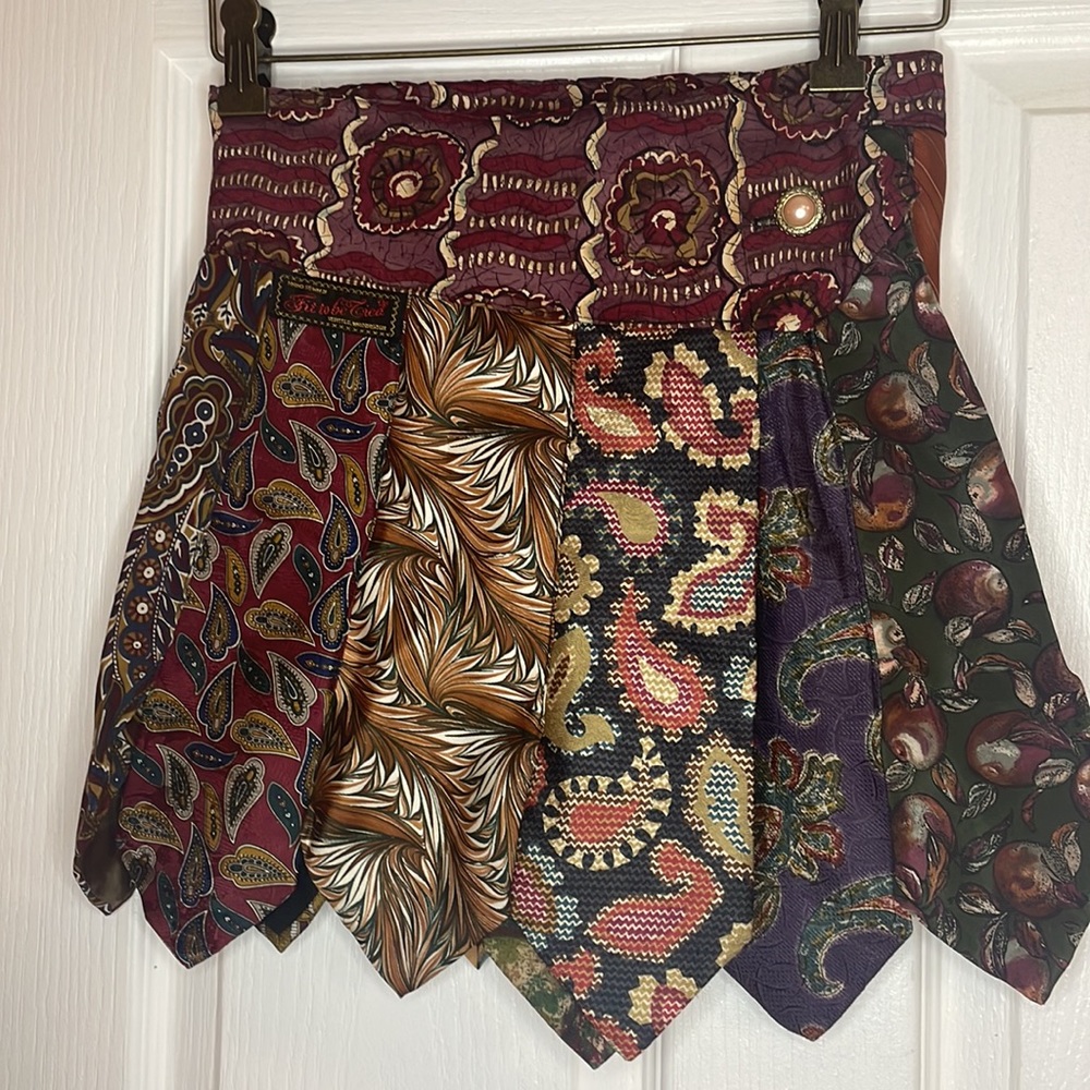 Fit To Be Tied Unique Tie skirt